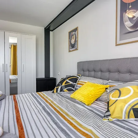 Leni - Happy Apartman *